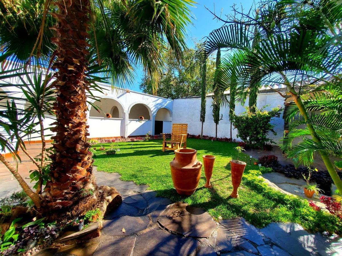 Tlaquepaque Pueblito Hotel ภายนอก รูปภาพ